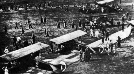 Soviet Fokker D.VII’s, probably at an airshow (source: flyingmachines.ru)