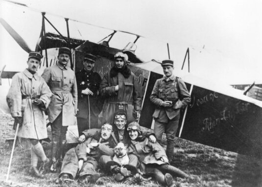 French ‘Pilotes’ in front of a D.VII. (Source: Musee De L’Air)