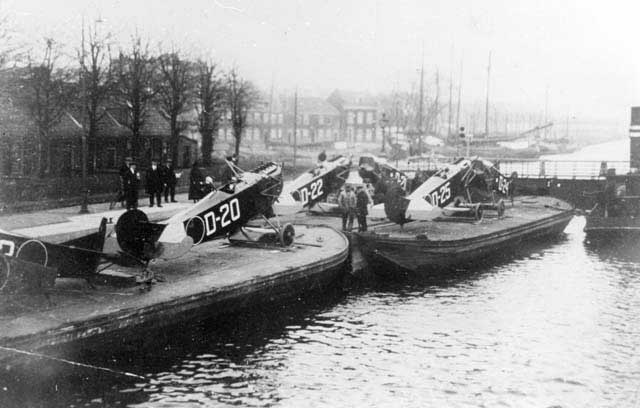 Delivery of factory fresh Fokker D.VII’s. Note the orange roundel.