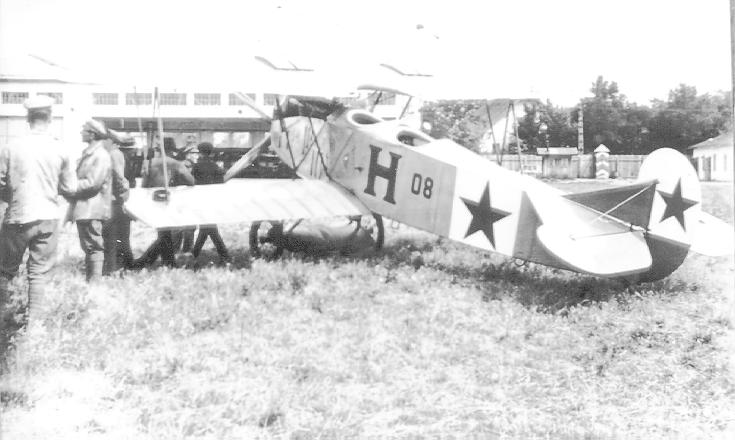 Two-seat Fokker D.VII ‘H 08’ (source: http://pages14-18.mesdiscussions.net/pages1418/aviation-1914-1918/fokker-populaire-hongroise-sujet_1334_1.htm)